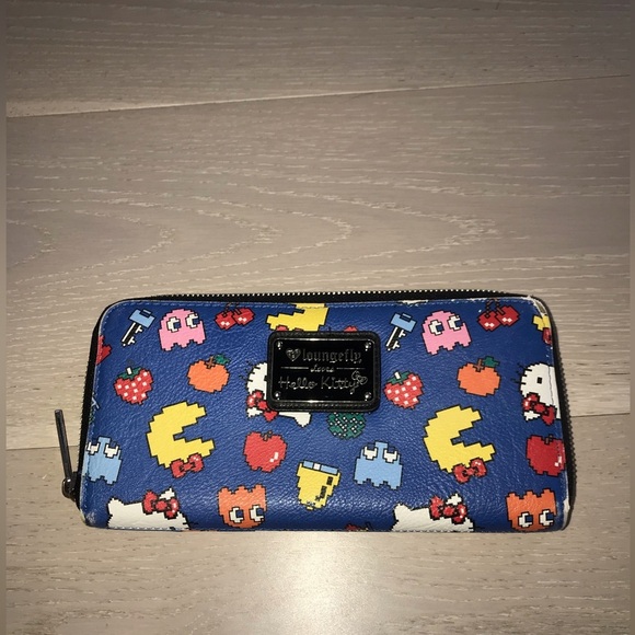 Loungefly Hello Kitty Pacman wallet READ DESCRIPTION - Picture 1 of 16